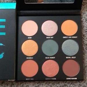 BNIB Kylie Cosmetics BLUE HONEY palette